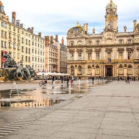 Le Calme Et Cosy Avec Parking Gratuit Apartment Lyon Ngoại thất bức ảnh