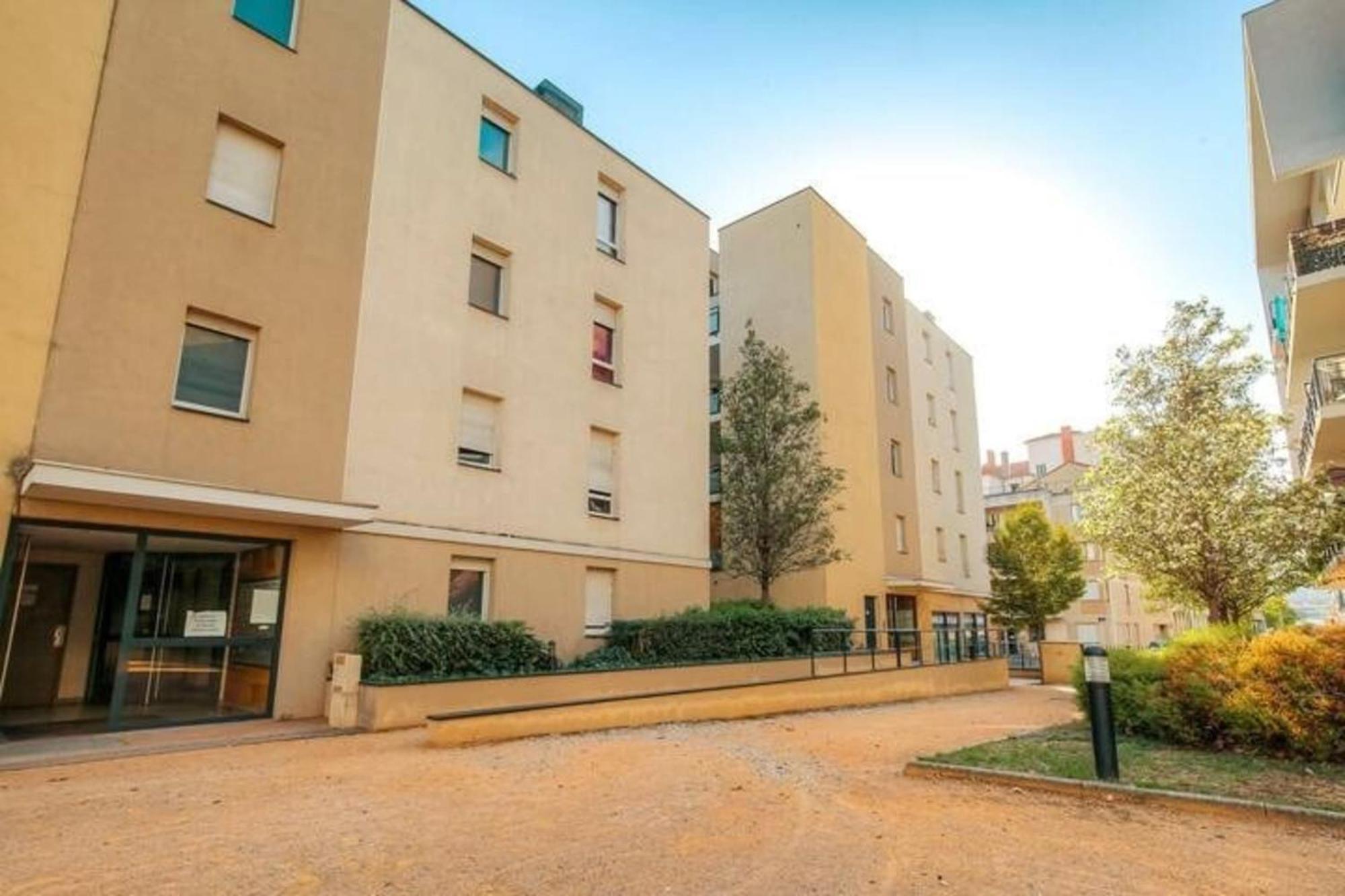 Le Calme Et Cosy Avec Parking Gratuit Apartment Lyon Ngoại thất bức ảnh